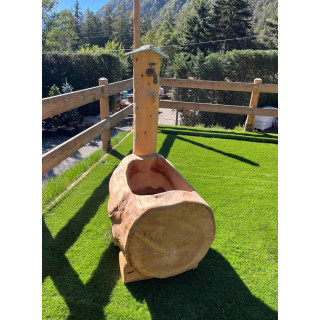 Fontane Rustiche in Legno | Crea un'Oasi nel Tuo Giardino | Maison-Cugnod